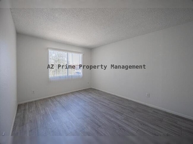 Building Photo - 5246 N 42nd Ln