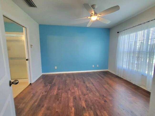 Building Photo - 2060 Willow Hammock Cir
