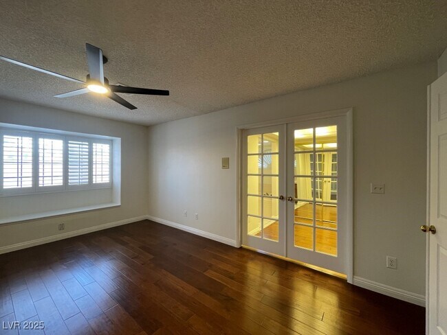 Building Photo - 579 Cervantes Dr
