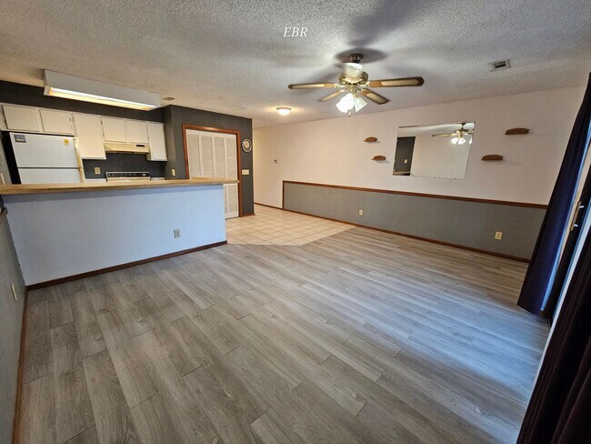 Building Photo - Little River Inn 2004