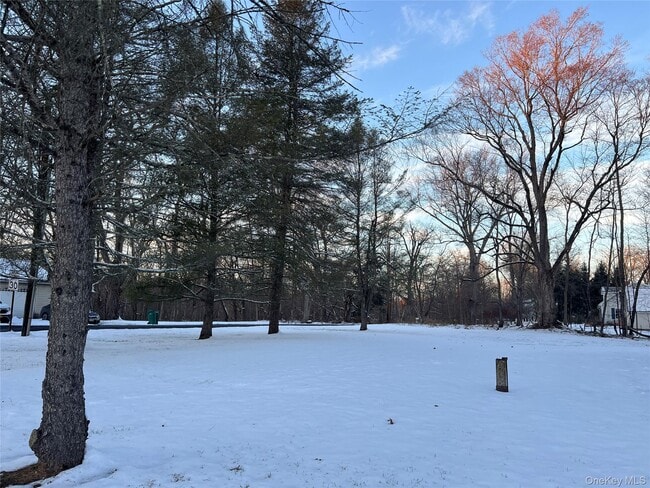 Building Photo - 188 River Rd