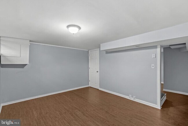 Building Photo - 749 S Woodington Rd