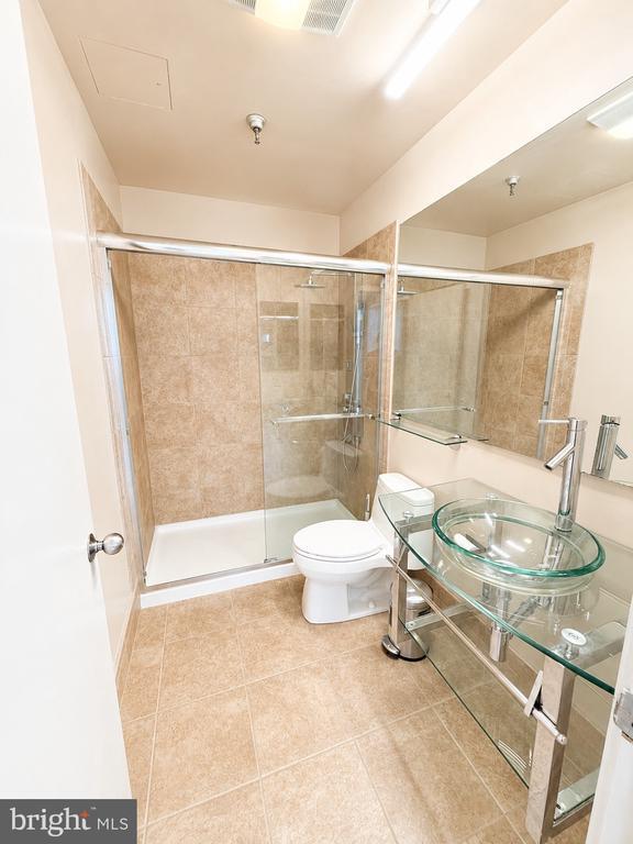 Building Photo - 3 N Christopher Columbus Blvd