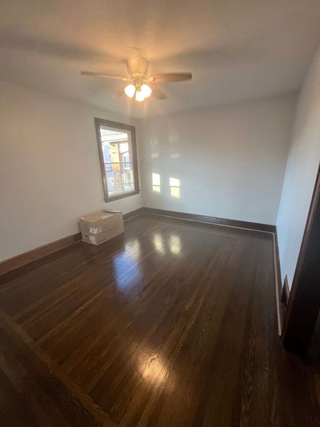 Building Photo - Beautiful Character in this Two Bedroom!