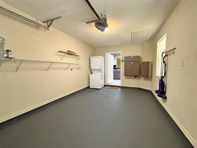 Building Photo - 3217 Queen Palms Ct