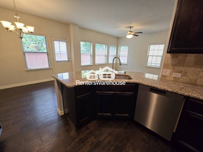 Building Photo - MOVE IN READY - Spacious 2-story townhouse...