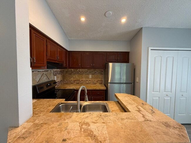 Building Photo - The perfect home waiting for you!