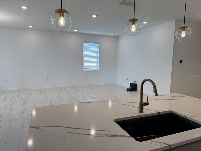 Building Photo - 279 Sunfish Dr
