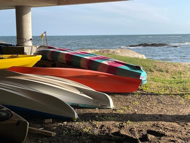 Building Photo - 1 Mansfield Grove Rd