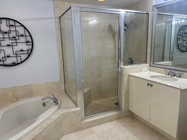 Building Photo - 801 S Olive Ave