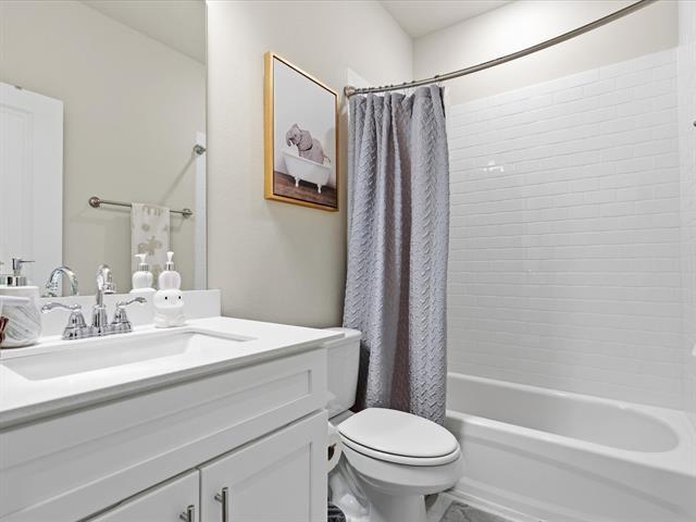 Building Photo - 217 Suma Dr