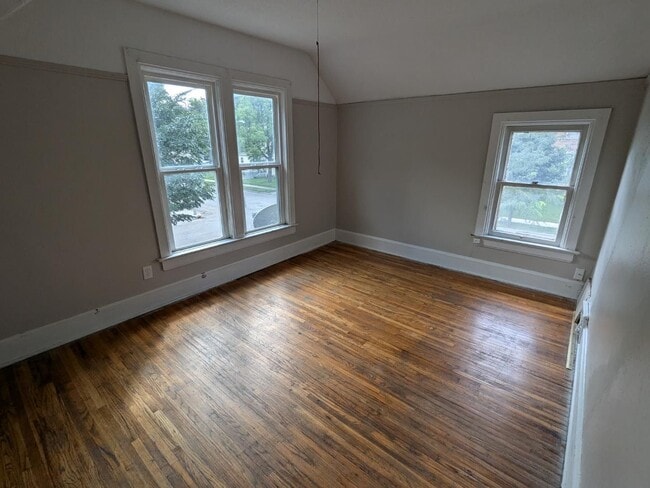 Building Photo - Ward 42 - 7th Ave Duplex