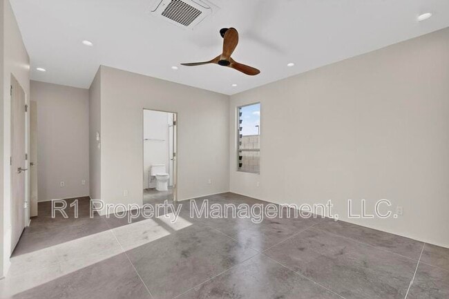 Building Photo - 705 Alcalde Pl SW