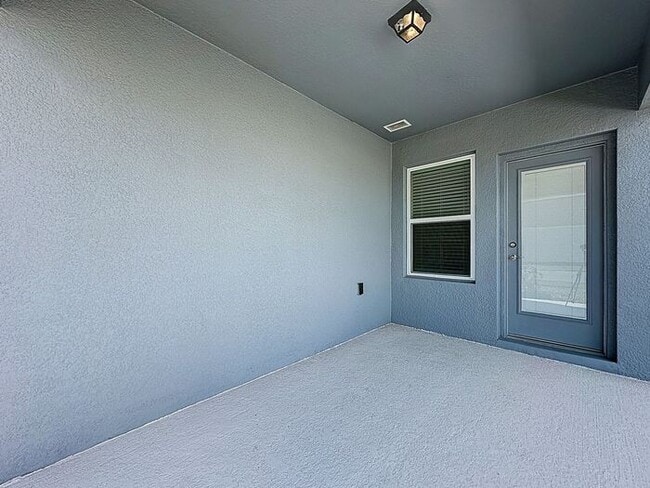 Building Photo - Tohoqua Beauty!