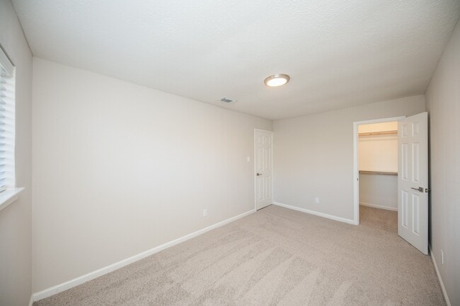 Building Photo - 121 Coffee Ln