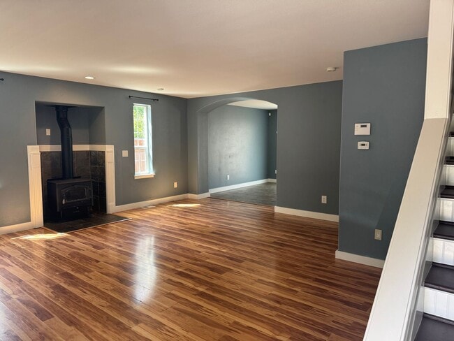 Building Photo - Spacious 4-Bedroom in Clearwood – Gated Co...