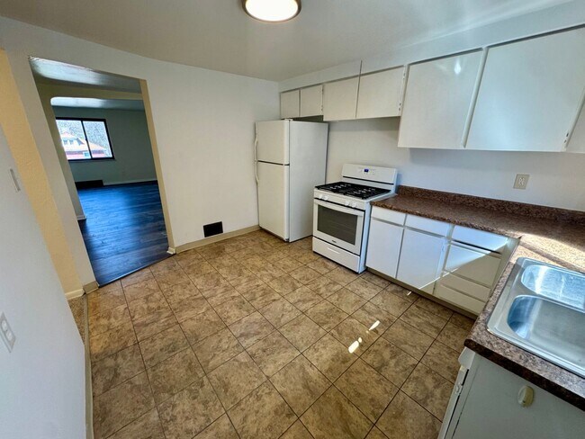 Building Photo - 229-231 Marylea Avenue (LO)