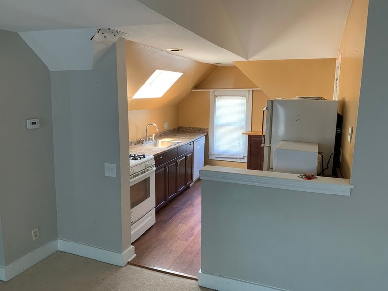 Kitchen - 23 Oxford St