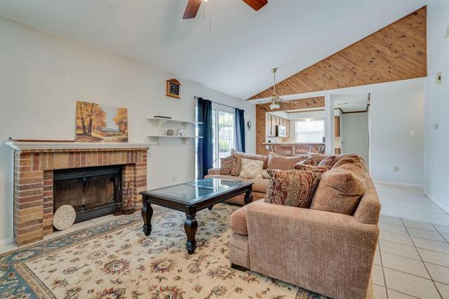 Building Photo - 625 Prairie Dell St