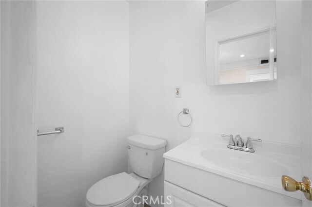 Building Photo - 525 W Wilson Ave