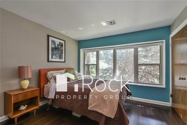 Building Photo - Urban Living in Downtown OKC - 2 Bedrooms/2 Bathrooms plus an Office or Bonus Room!