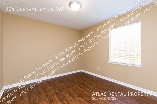 Building Photo - 204 Glenvalley Ln NW