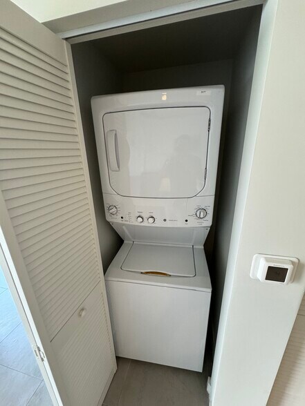 Building Photo - 70 NW 28th St