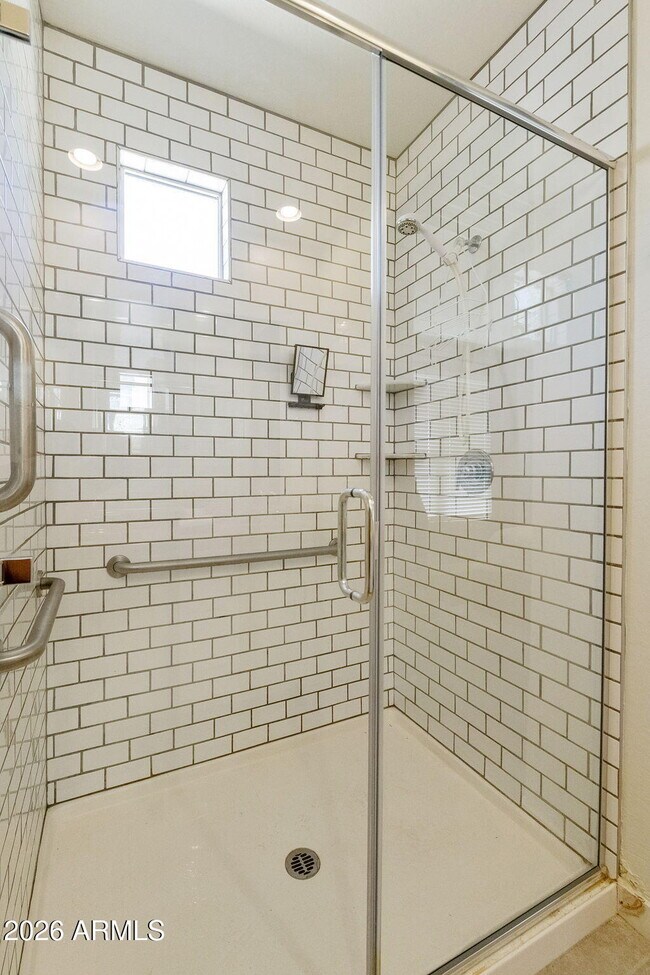 Building Photo - 2930 N Raven