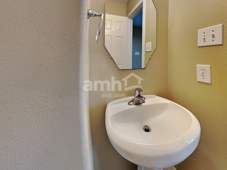 Building Photo - 22927 Lily Creek Dr