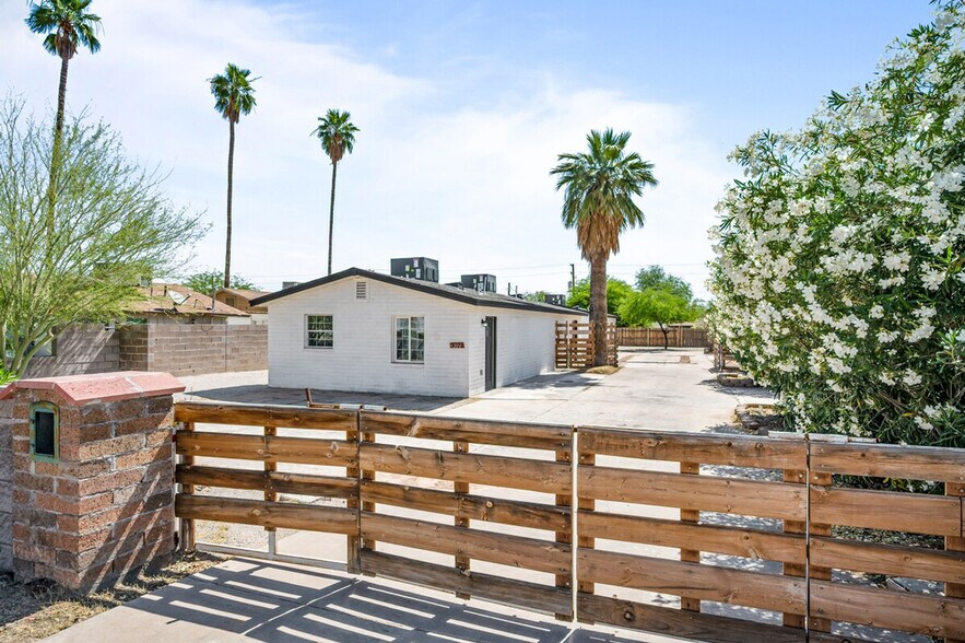 Building Photo - 5233 N 23rd Ave