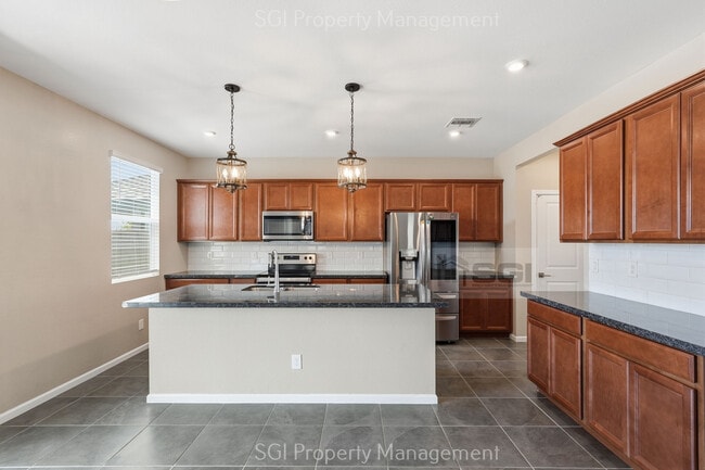Building Photo - 17851 W Daley Ln
