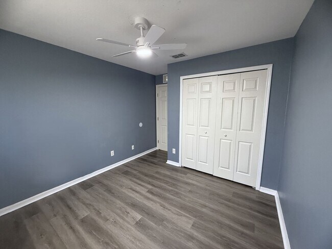 Building Photo - FIRST MONTH'S RENT FREE! STUNNING 4/2/2 IN NW CAPE!