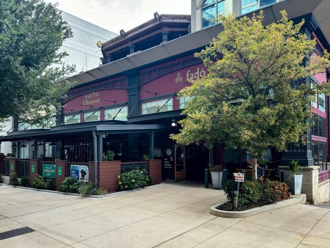 Building Photo - 70 Sheridan Dr NE