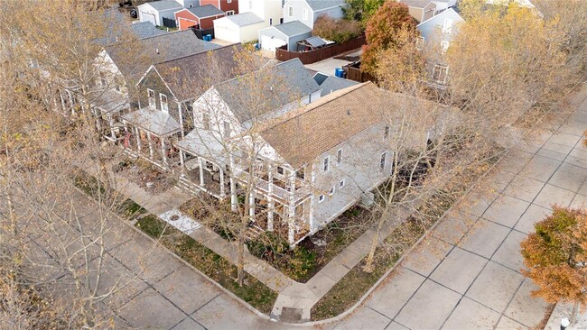 Building Photo - 3510 E Arpent St