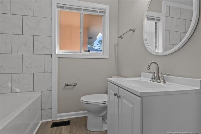 Building Photo - 1913 Corrinna St