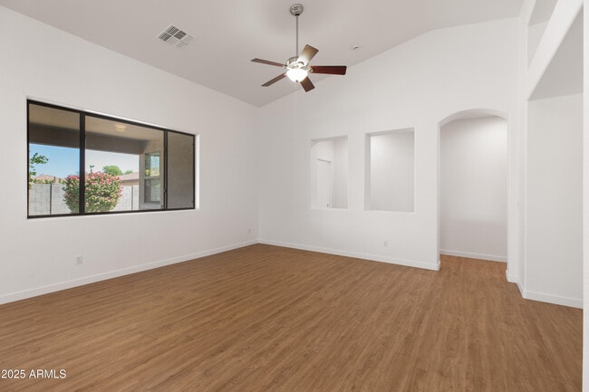 Building Photo - 8758 West Myrtle Ave