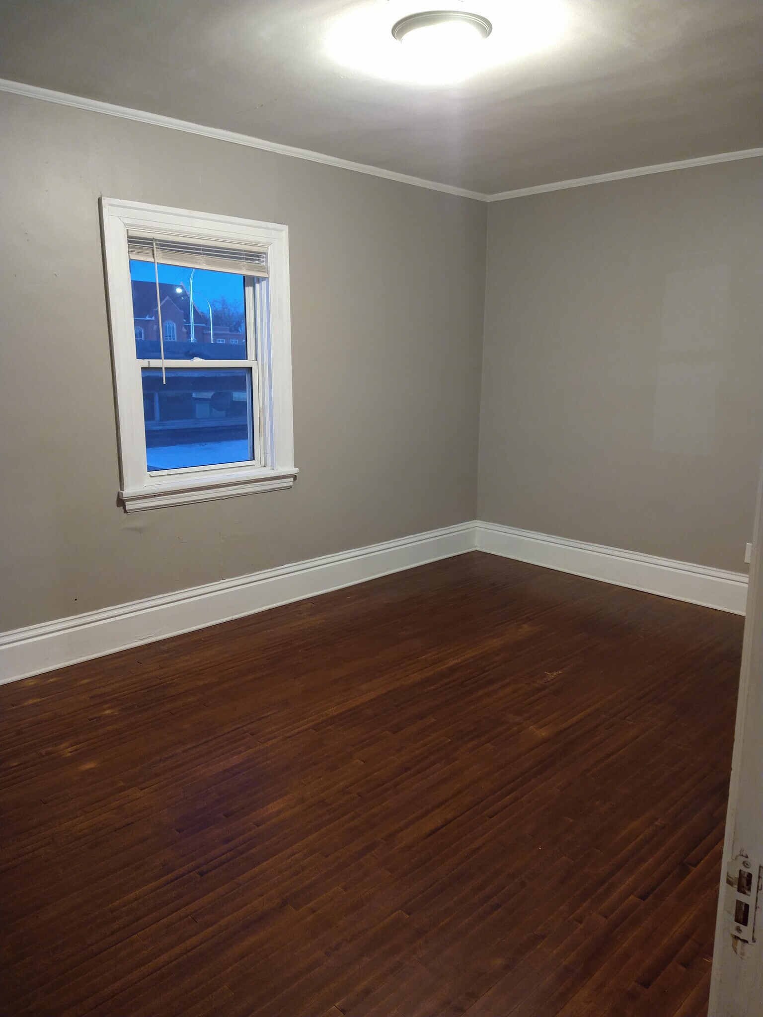 Master Bedroom - 119 N Union Ave