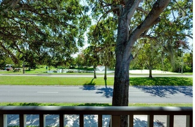 Building Photo - 2040 Lakewood Club Dr S