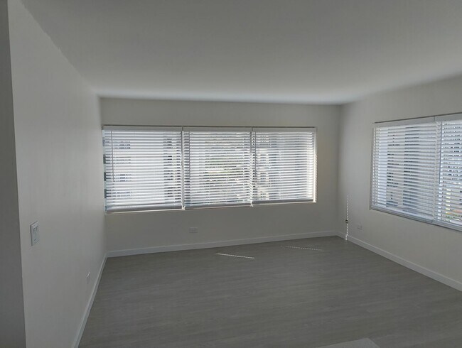 Building Photo - 2bd 2ba in Waikiki – Available Now!