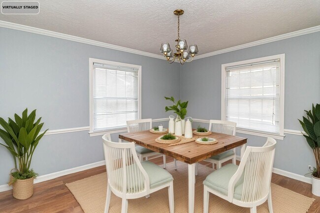 Building Photo - SPACIOUS Brick Home ~ Great location close...