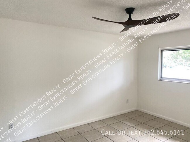 Building Photo - 5836 SE Drew Rd