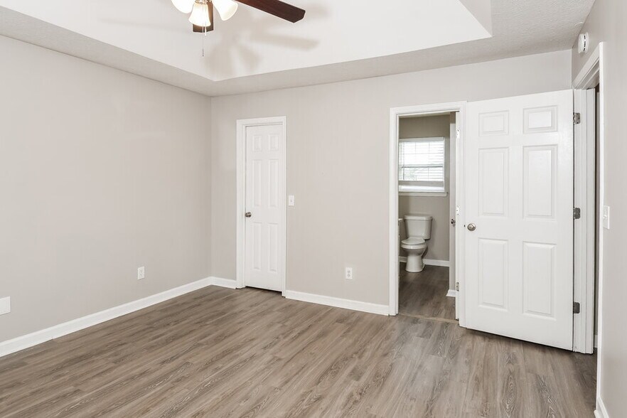 Building Photo - 49 Melleray Ct