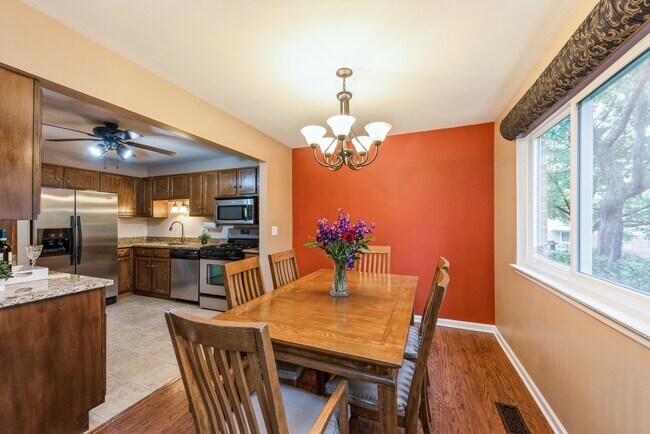 Building Photo - 1125 Auburn Ln