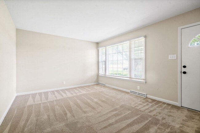 Building Photo - 4 Bedroom Country Style Home For Rent!