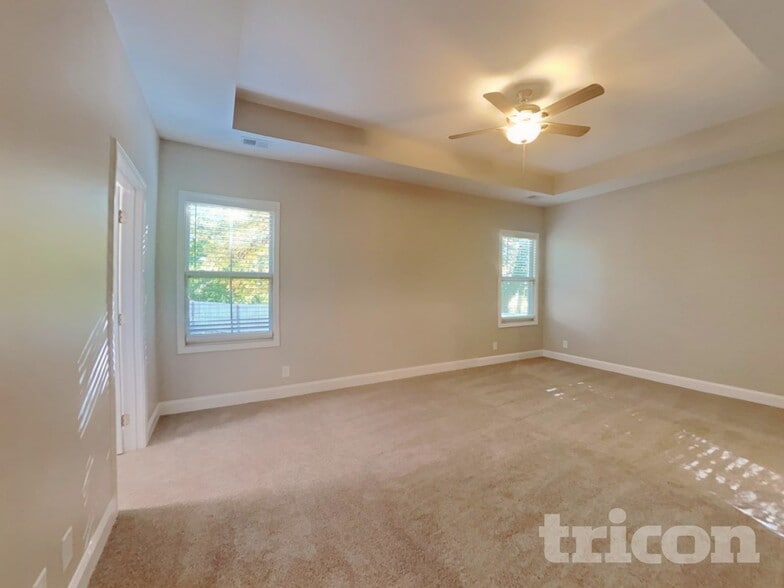 Building Photo - 124 Lucerne Ln