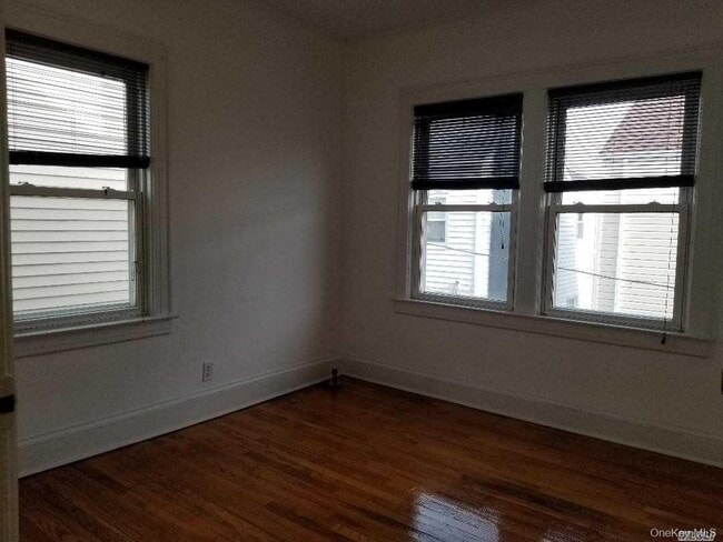 Building Photo - 36 Barnes St