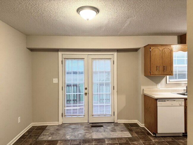 Building Photo - 310 Pappy Dr