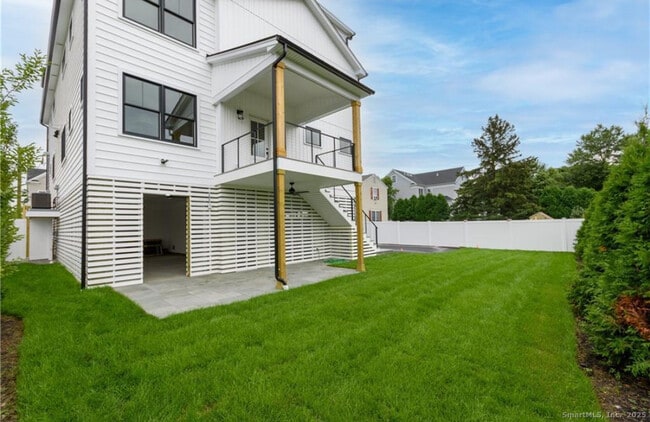 Building Photo - 124 Fox St