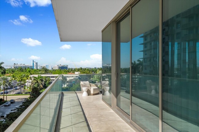 Building Photo - 10201 Collins Ave