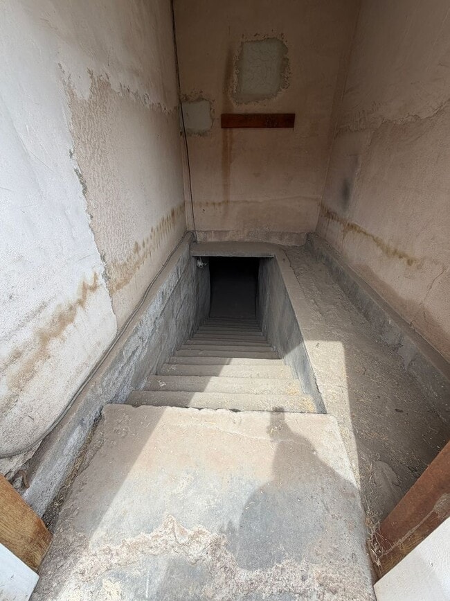 Building Photo - Charming and spacious Needles home